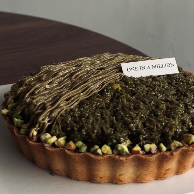 杜拜巧克力塔 6 吋，開心果與巧克力奢華甜點
